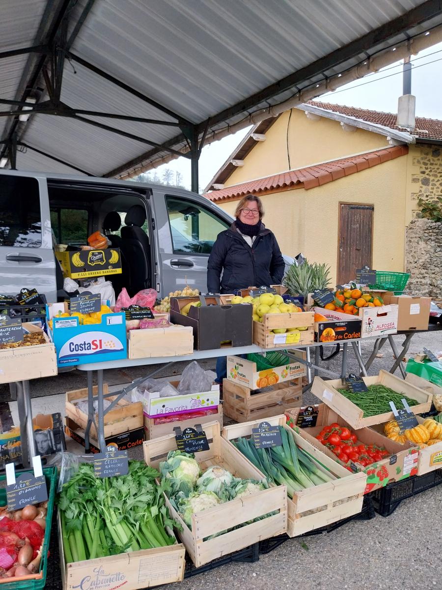 NOUVEAU A MAUVES  MARCHE FRUITS ET LEGUMES