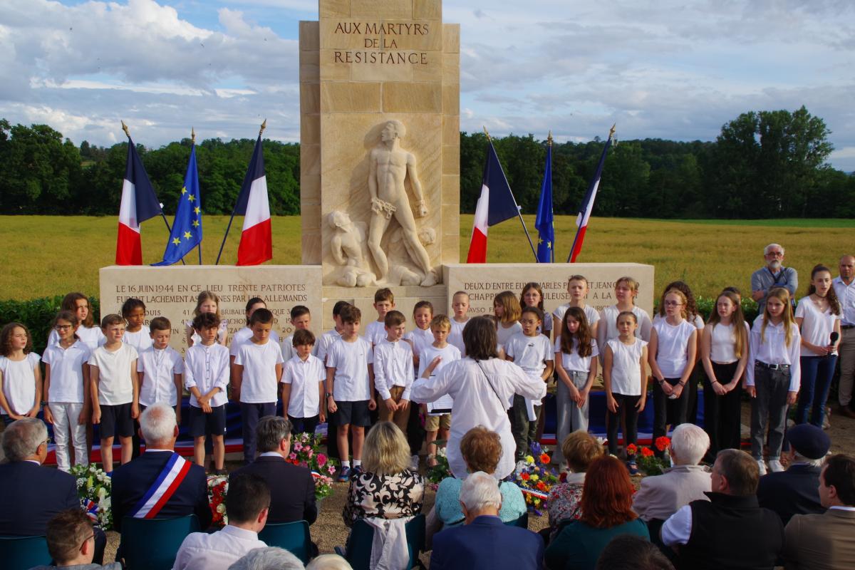 CEREMONIE DE ROUSSILLE