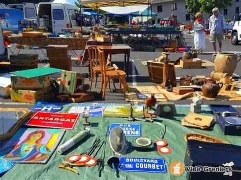 Brocante à Aumont-Aubrac