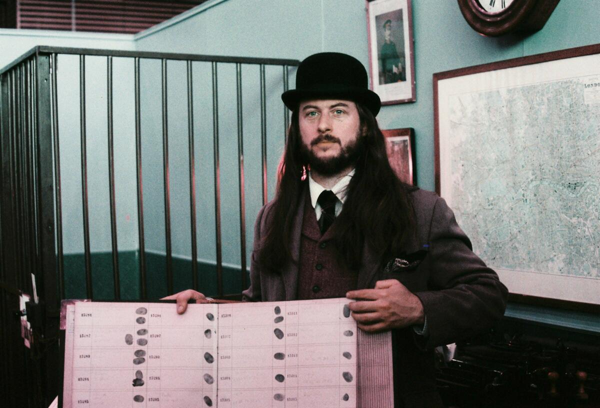 Exposition "Dans les bureaux de Scotland Yard" à la médiathèque !